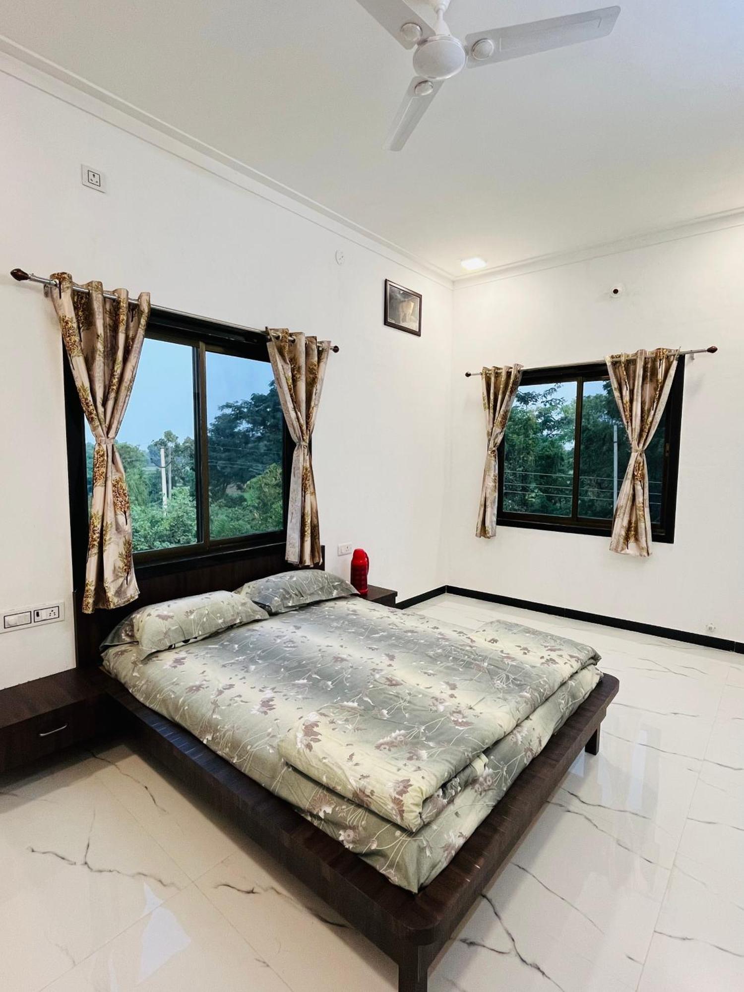 Govardhan Villas Farm Stay Bijapur  外观 照片